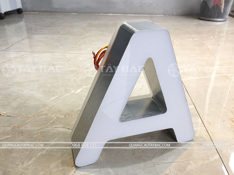 mau chu quang cao NKM 01