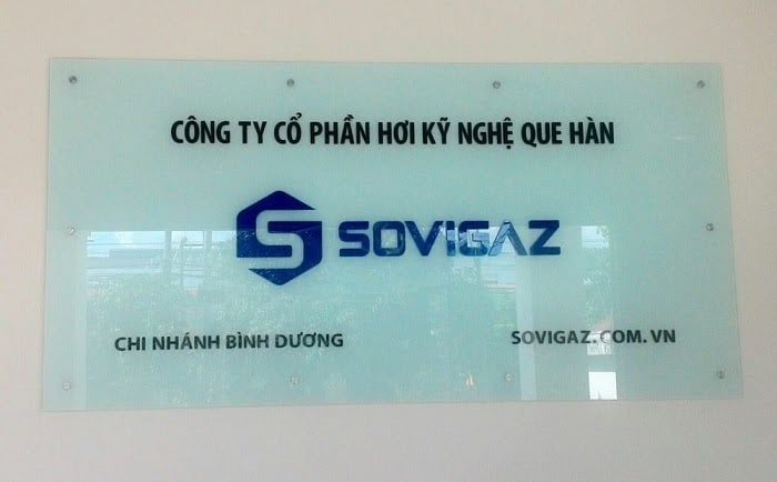 Bảng hiệu công ty