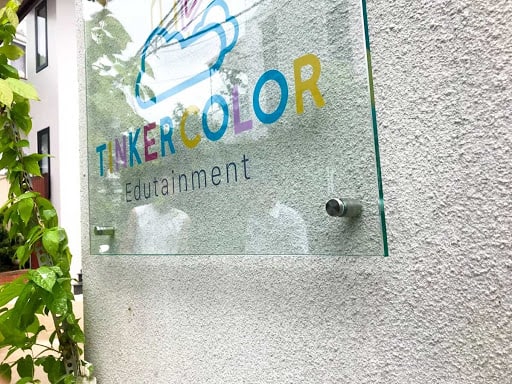 Bảng hiệu công ty