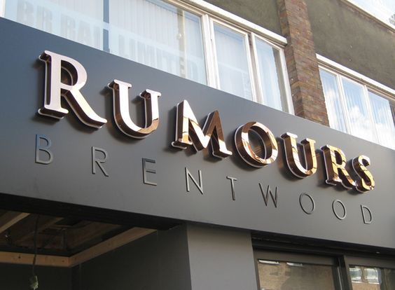 Bảng hiệu sử dụng chữ nổi inox