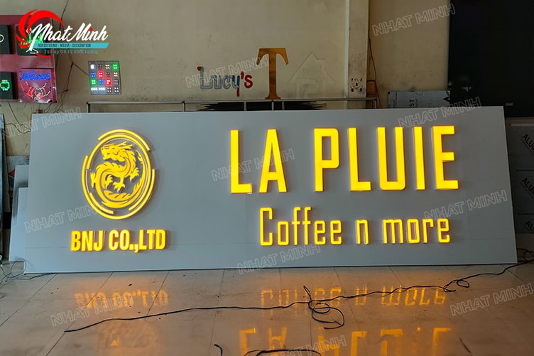 Làm biển quảng cáo Đà Nẵng - Thi công trọn gói giá rẻ 193 bien hieu chu vang