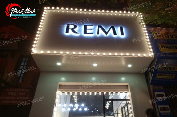 Làm biển quảng cáo Đà Nẵng - Thi công trọn gói giá rẻ 250 bien hieu cua hang thoi trang