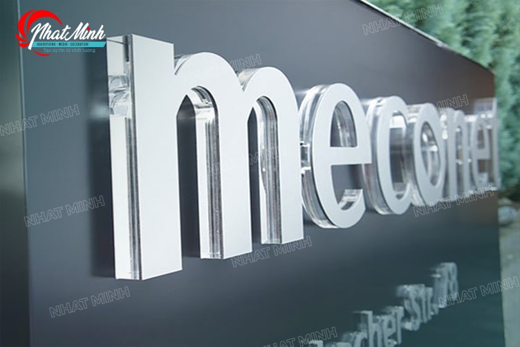 Chữ inox bồi mica trong