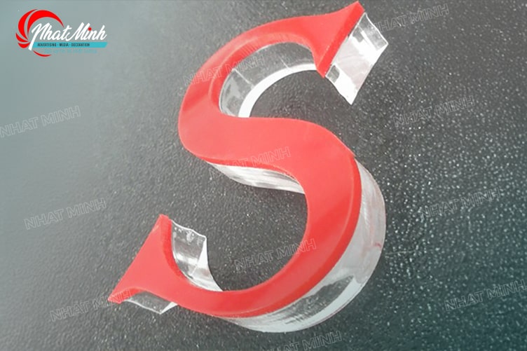 Chữ bồi mica trong