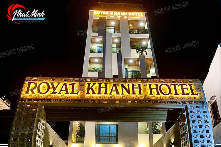 Làm biển quảng cáo Đà Nẵng - Thi công trọn gói giá rẻ 235 lam bien hieu hotel
