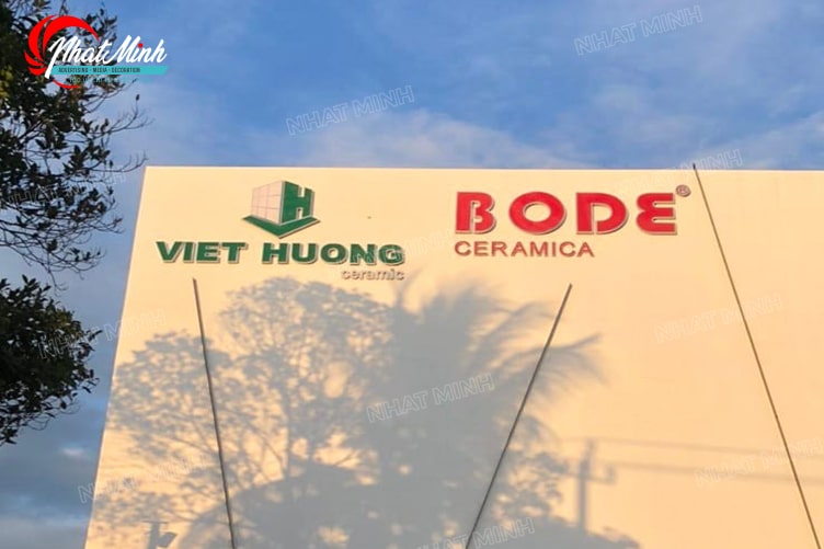 Làm biển quảng cáo Đà Nẵng - Thi công trọn gói giá rẻ 154 Thi công biển hiệu chữ nổi công ty Việt Hương