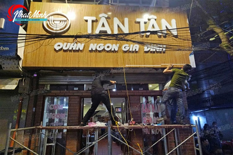 Làm biển quảng cáo Đà Nẵng - Thi công trọn gói giá rẻ 264 lam bien hieu quan an