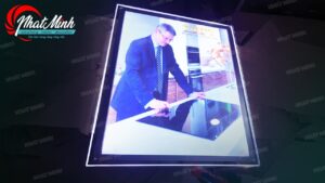 Tranh điện sáng cạnh