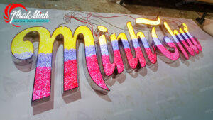 chữ nổi mặt acrylic giả đá